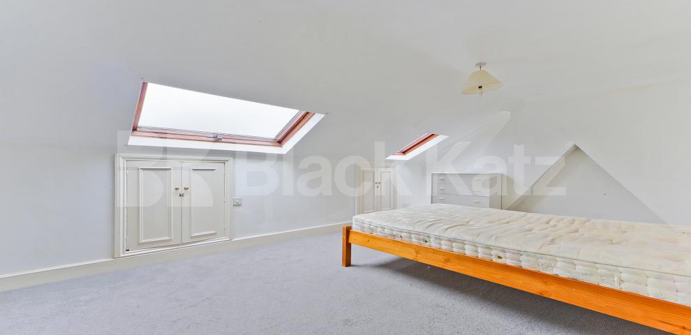 			LET, 3 Bedroom, 1 bath, 1 reception Apartment			 Elms Crescent , Abbeville Village. Clapham